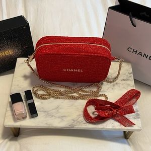 Chanel Holiday Neutral Naturals Natural Touch Lip & Nail Color Set